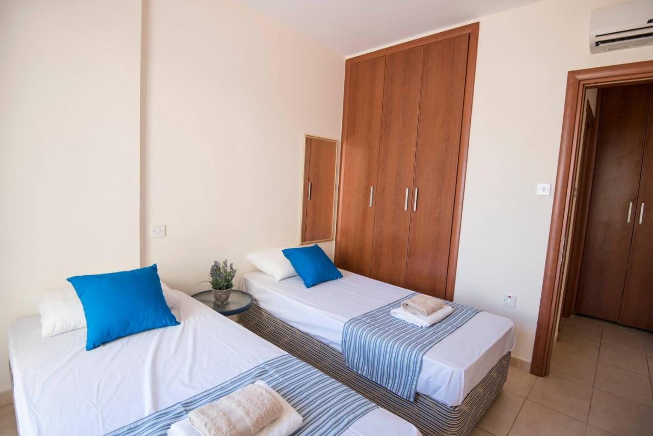 Apartments For Holidays Paralimni Exteriér fotografie